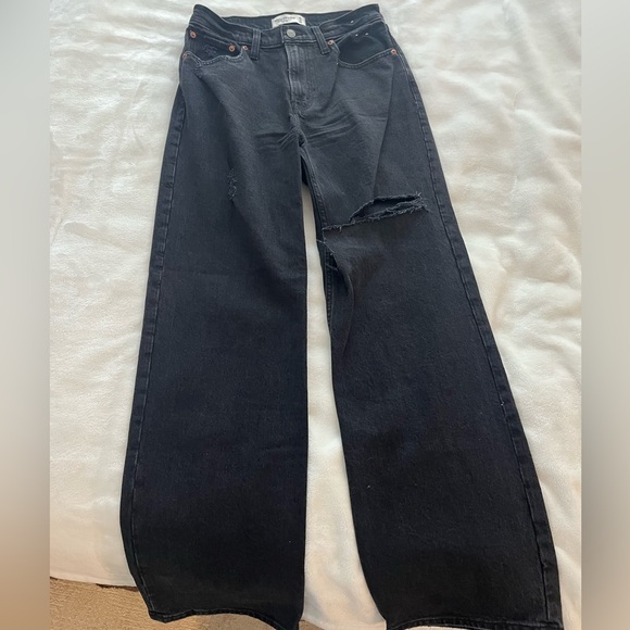 Abercrombie & Fitch Denim - Abercrombie & Fitch High Rise 90’s Relaxed Fit Jeans